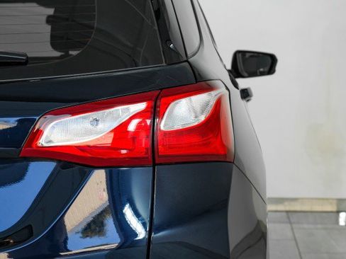 Used 2021 Chevrolet Equinox LS image 44