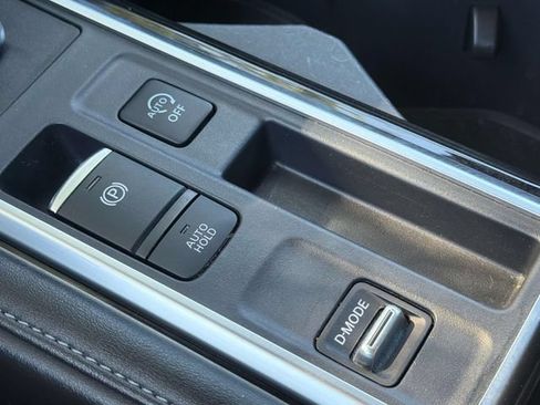 Certified 2024 Nissan Pathfinder SV FWD image 25