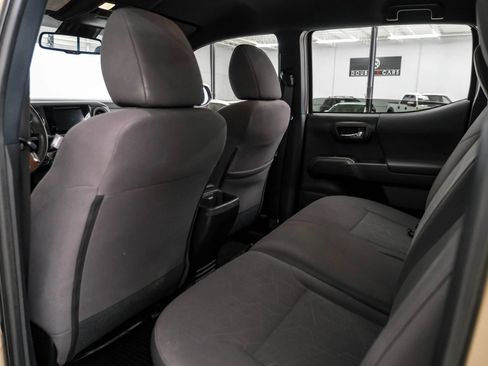 Used 2019 Toyota Tacoma TRD Off-Road AWD/4WD image 34