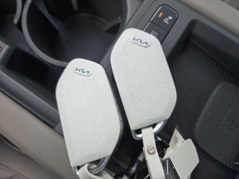 Used 2024 Kia EV9 Land AWD/4WD image 36