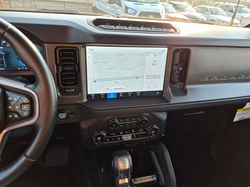 Used 2025 Ford Bronco Badlands AWD/4WD image 27