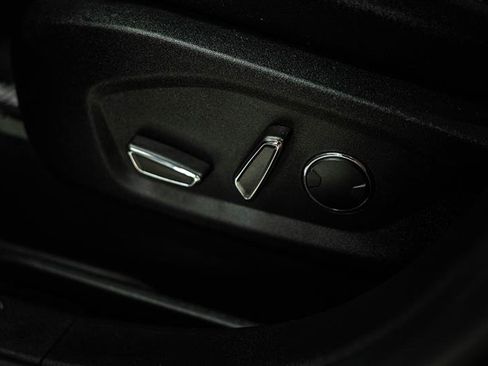 Used 2018 Ford Edge SEL FWD image 16