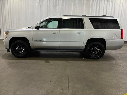 Used 2018 Chevrolet Suburban LT AWD/4WD image 6
