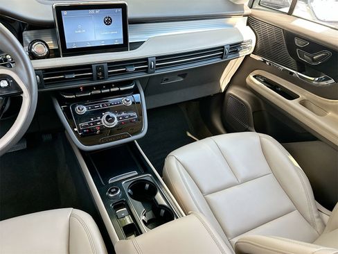 Used 2021 Lincoln Corsair FWD image 22