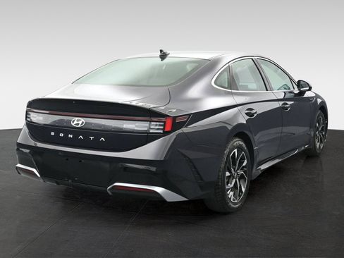 Certified 2024 Hyundai Sonata SEL FWD image 4