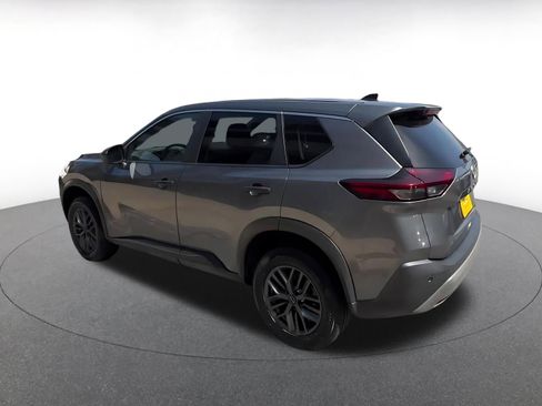 Used 2023 Nissan Rogue S FWD image 10