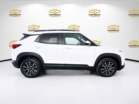 Used 2023 Chevrolet TrailBlazer ACTIV FWD image 9