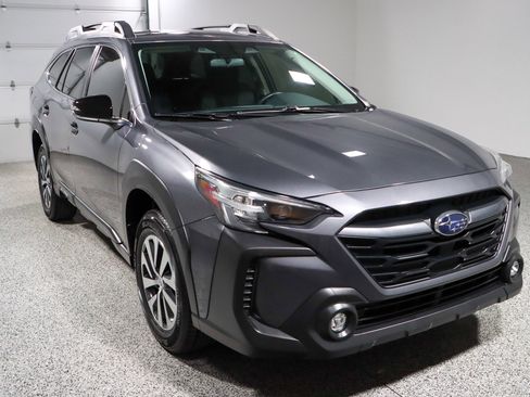 Used 2023 Subaru Outback Premium AWD/4WD image 5