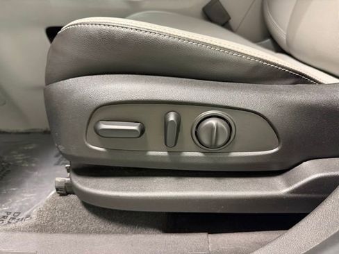 Used 2022 GMC Terrain SLT w/ Infotainment Package II image 16