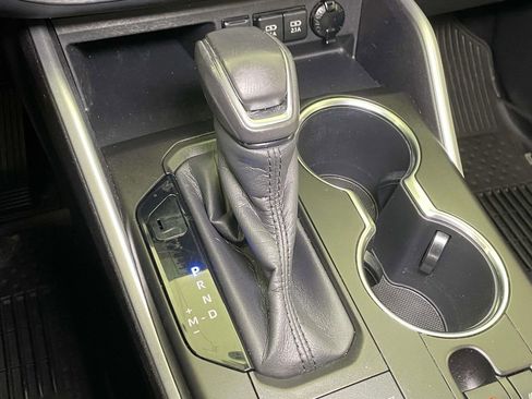 Used 2020 Toyota Highlander XLE image 35