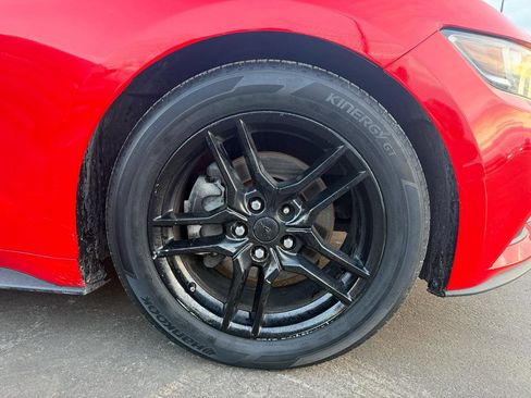 Used 2017 Ford Mustang Coupe image 28