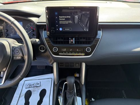 Used 2023 Toyota Corolla Cross LE image 17