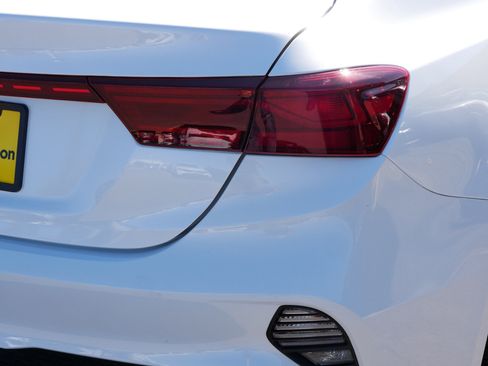 Certified 2024 Kia Forte LXS w/ LXS Technology Package image 17