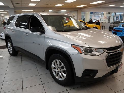 Used 2018 Chevrolet Traverse LS FWD image 18