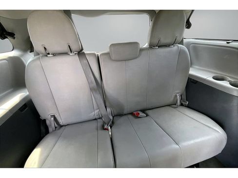 Used 2017 Toyota Sienna XLE w/ XLE Navigation Package AWD/4WD image 26