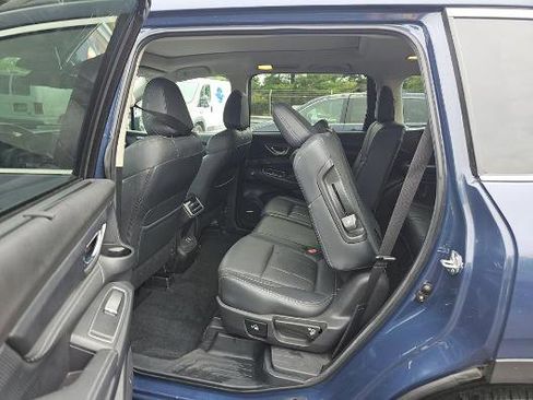 Used 2023 Subaru Ascent Limited w/ Technology Package AWD/4WD image 11