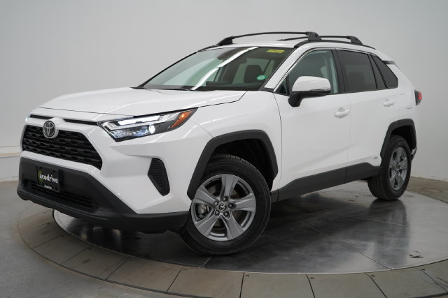 Used 2025 Toyota RAV4 XLE AWD/4WD image 1