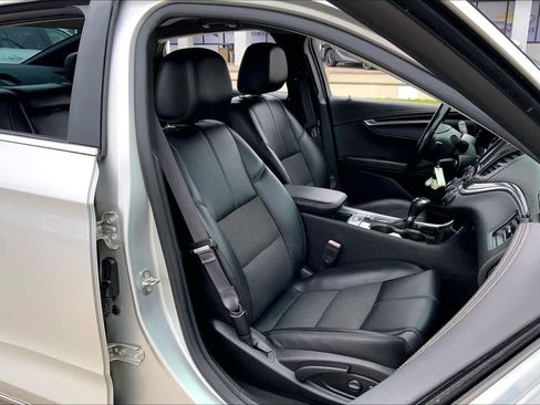 Used 2017 Chevrolet Impala LT image 9