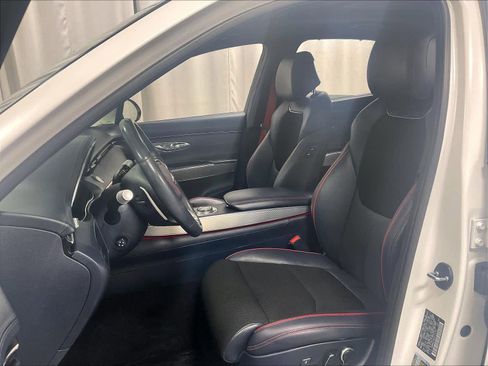 Used 2023 Genesis GV70 2.5T w/ Sport Prestige Package image 10