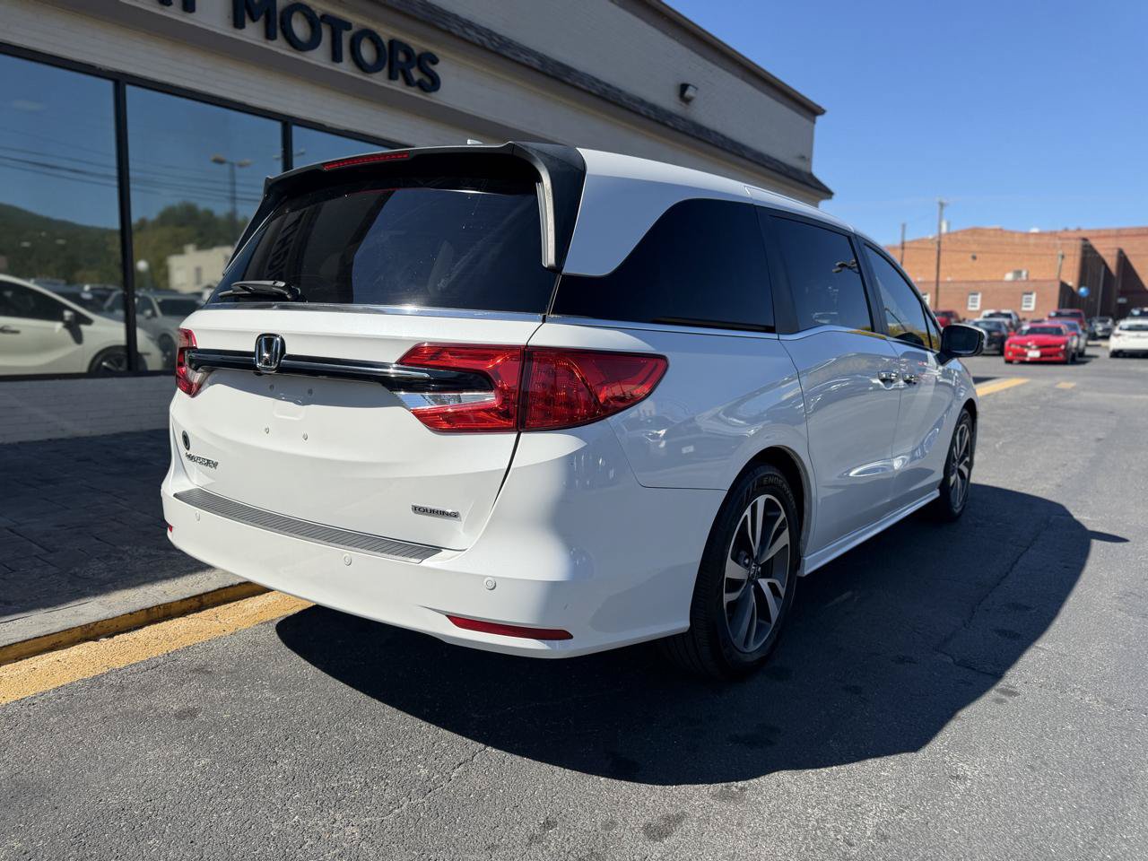 Used 2023 Honda Odyssey Touring image 3