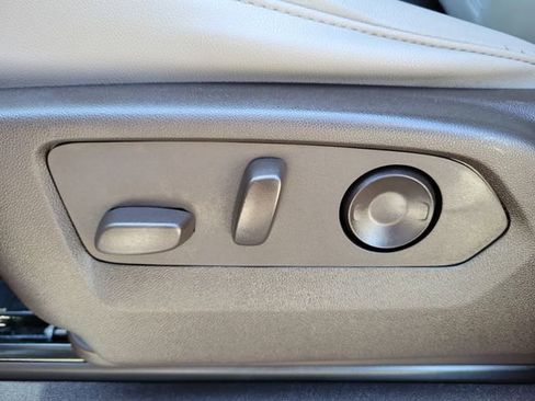 Certified 2022 Chevrolet Suburban LT w/ Luxury Package image 23