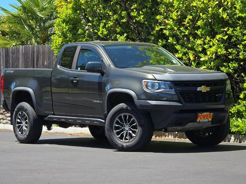 Used 2018 Chevrolet Colorado ZR2 AWD/4WD image 2