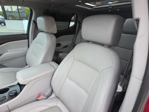 Used 2019 GMC Acadia SLT FWD image 43