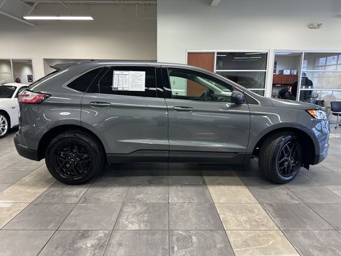 Used 2024 Ford Edge SEL w/ Convenience Package image 11