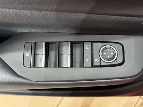 New 2026 Toyota Prius Plug-In Hybrid FWD image 16
