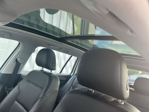 Used 2017 Volkswagen Golf Alltrack SE image 21