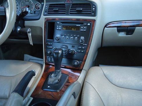 Used 2005 Volvo XC70 AWD/4WD image 19