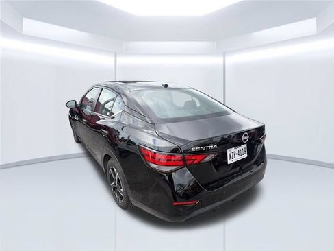 Used 2025 Nissan Sentra SV FWD image 8