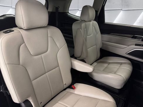 Used 2020 Kia Telluride EX w/ EX Premium Package image 16