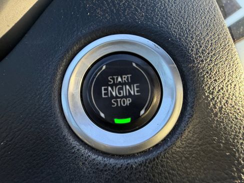 Used 2021 Cadillac XT4 Premium Luxury image 30