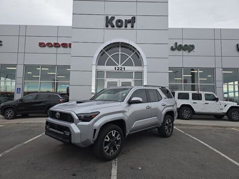 Used 2025 Toyota 4Runner TRD Sport image 1