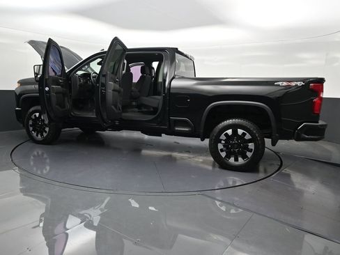 Used 2020 Chevrolet Silverado 2500 Custom w/ Custom Value Package AWD/4WD image 38