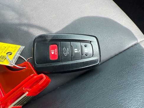 Used 2020 Toyota RAV4 XSE AWD/4WD image 39