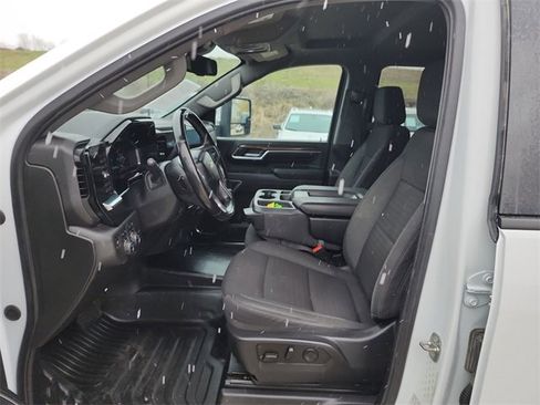 Used 2024 Chevrolet Silverado 3500 LT w/ Convenience Package image 18