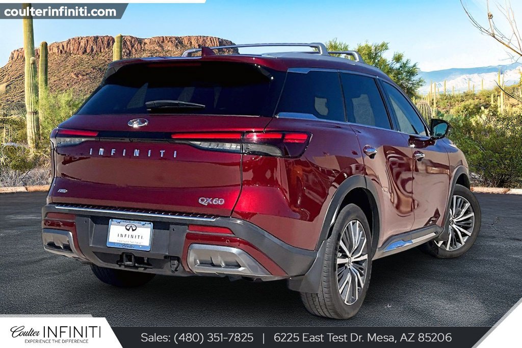 Used 2023 INFINITI QX60 Sensory w/ Vision Package AWD/4WD image 2