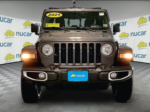 Used 2021 Jeep Gladiator Sport AWD/4WD image 2