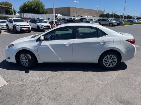 Used 2017 Toyota Corolla LE w/ Carpet Mat Package (TMS) FWD image 8