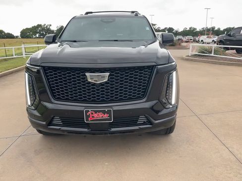 Used 2026 Cadillac Escalade Platinum Sport AWD/4WD image 4