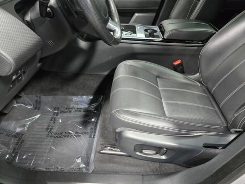 Used 2019 Land Rover Range Rover Velar S AWD/4WD image 11