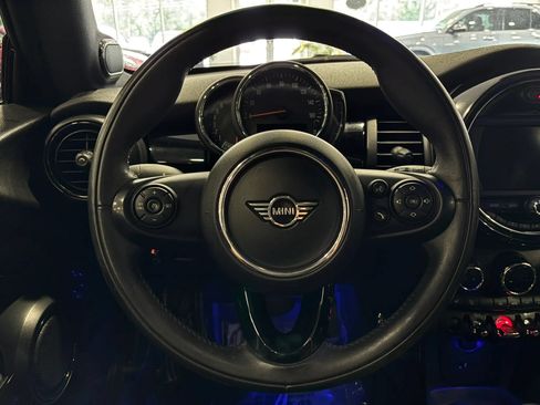 Used 2019 MINI Cooper 2-Door Hardtop w/ Premium Package FWD image 23