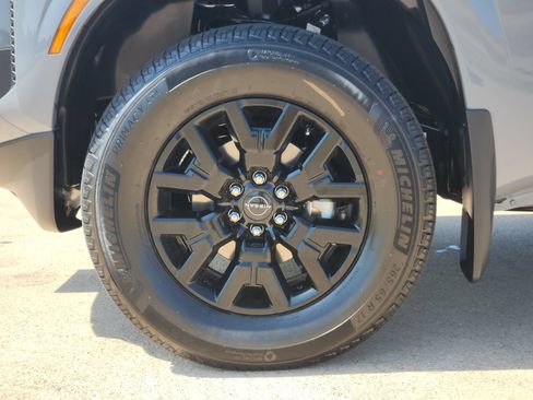 Used 2026 Nissan Frontier SV w/ All-Weather Content Package AWD/4WD image 11