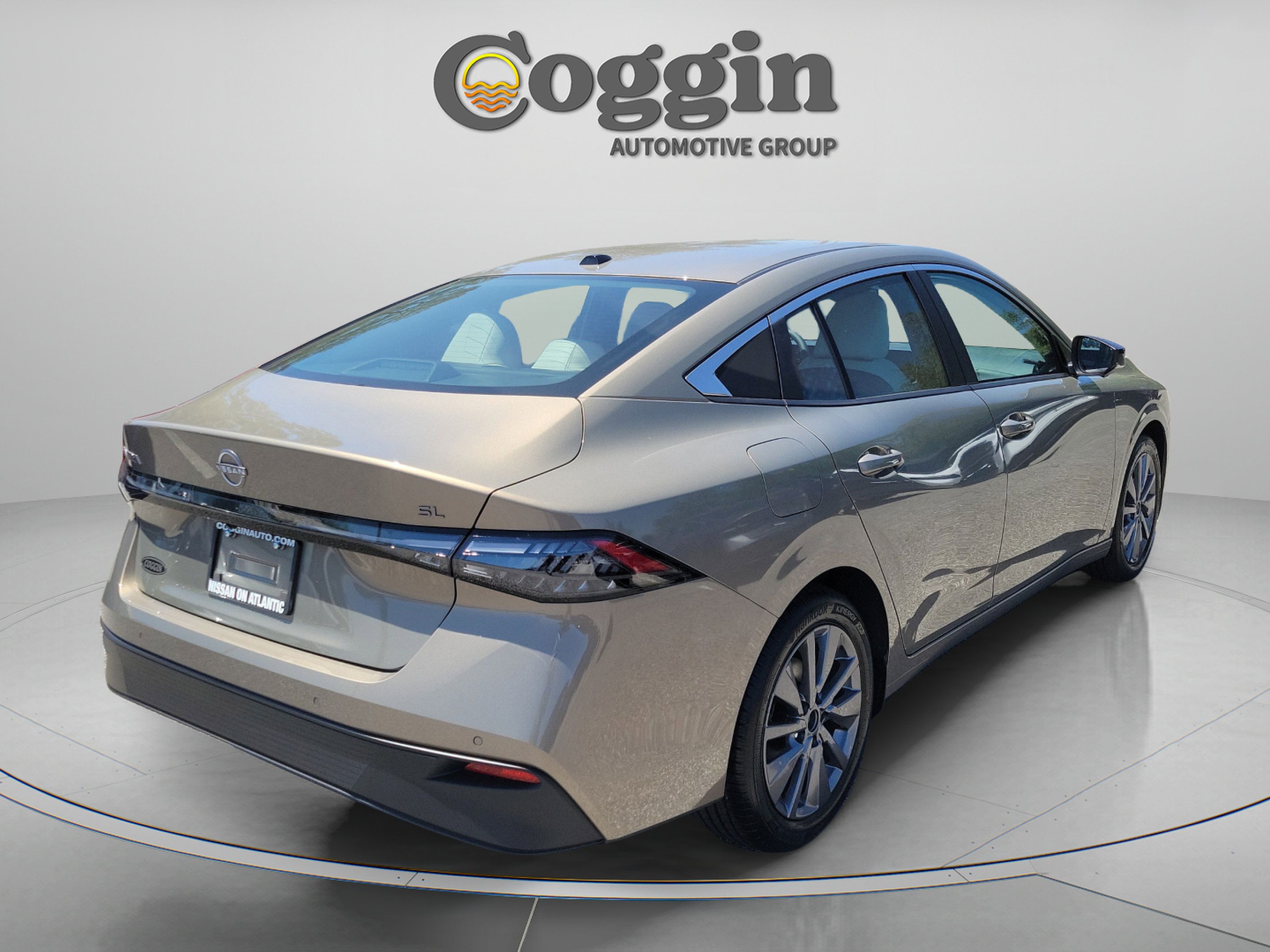 New 2026 Nissan Sentra SL w/ Floor Mat Package FWD image 5