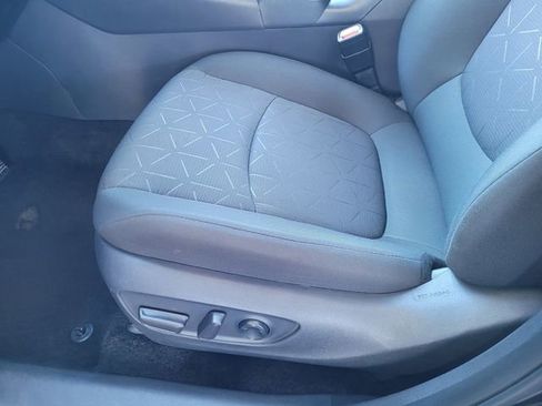 Used 2025 Toyota RAV4 XLE image 17