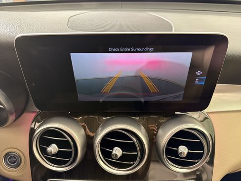 Used 2020 Mercedes-Benz GLC 300 image 21