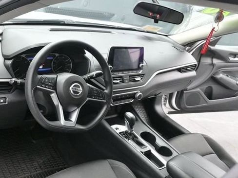 Used 2020 Nissan Altima 2.5 S FWD image 18