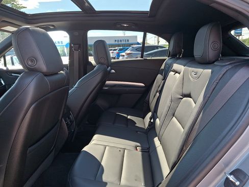 Used 2023 Cadillac XT4 Premium Luxury AWD/4WD image 10